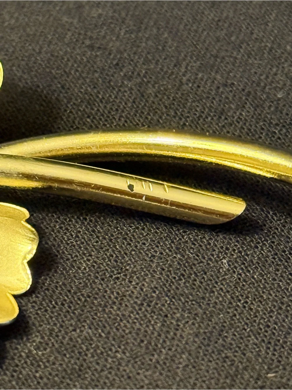 Large Gold Tone Leaf Brooch 4”